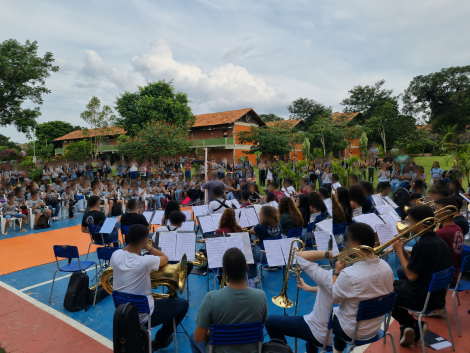 Concerto didático leva música, cultura e interação universitária à EE Romualdo José da Costa